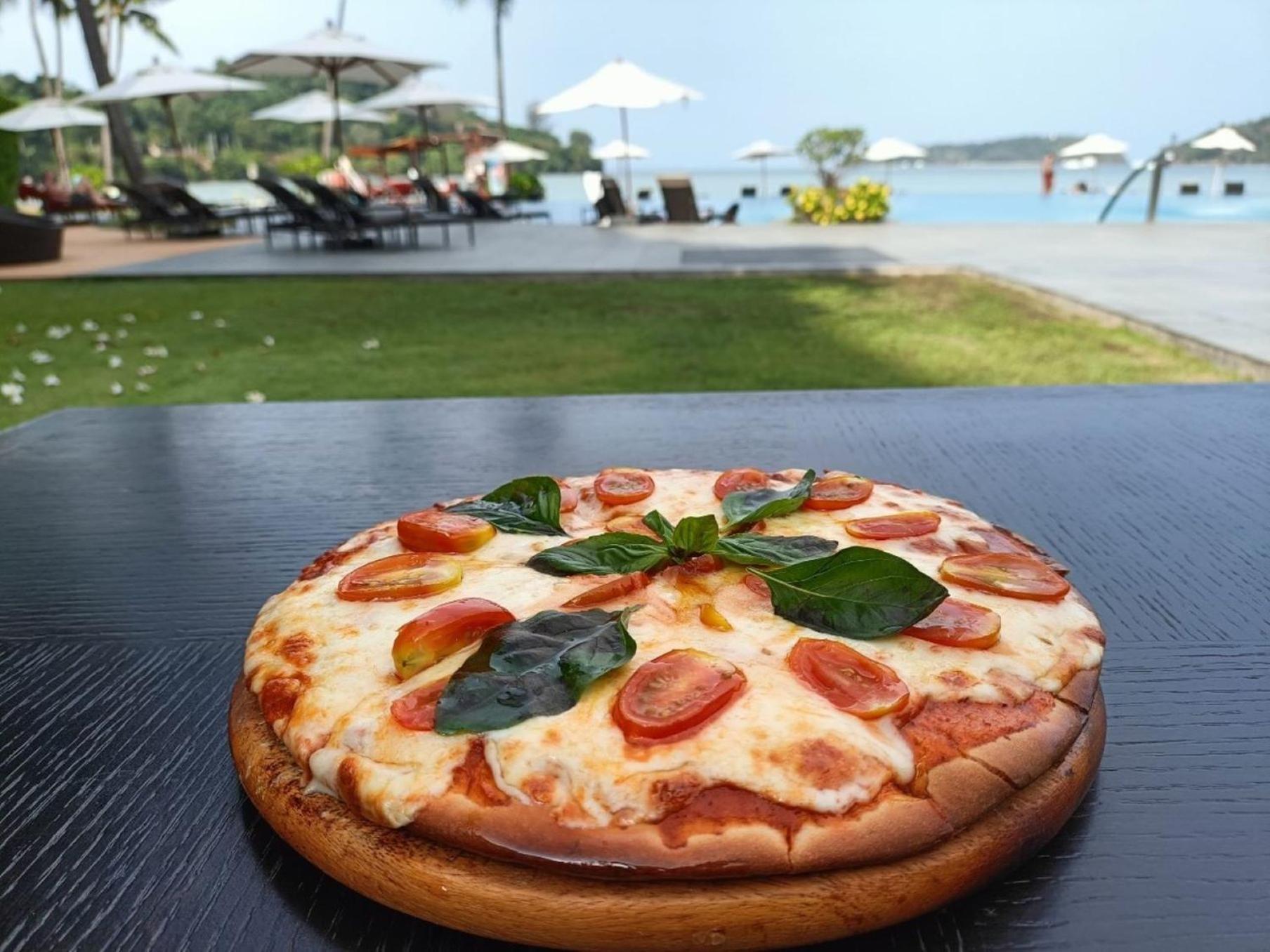 Phuket Panwa Beachfront Resort Exterior foto