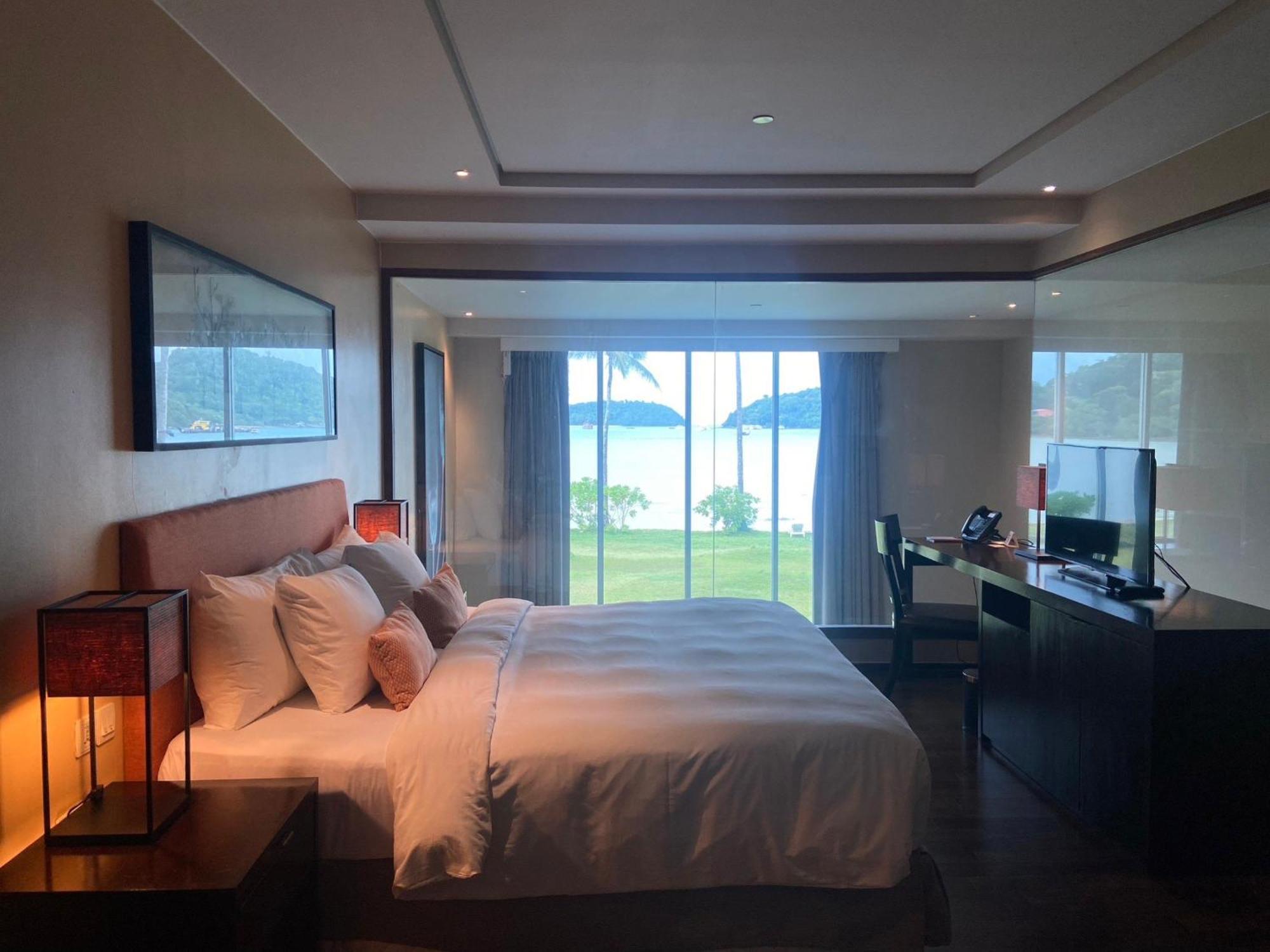 Phuket Panwa Beachfront Resort Exterior foto