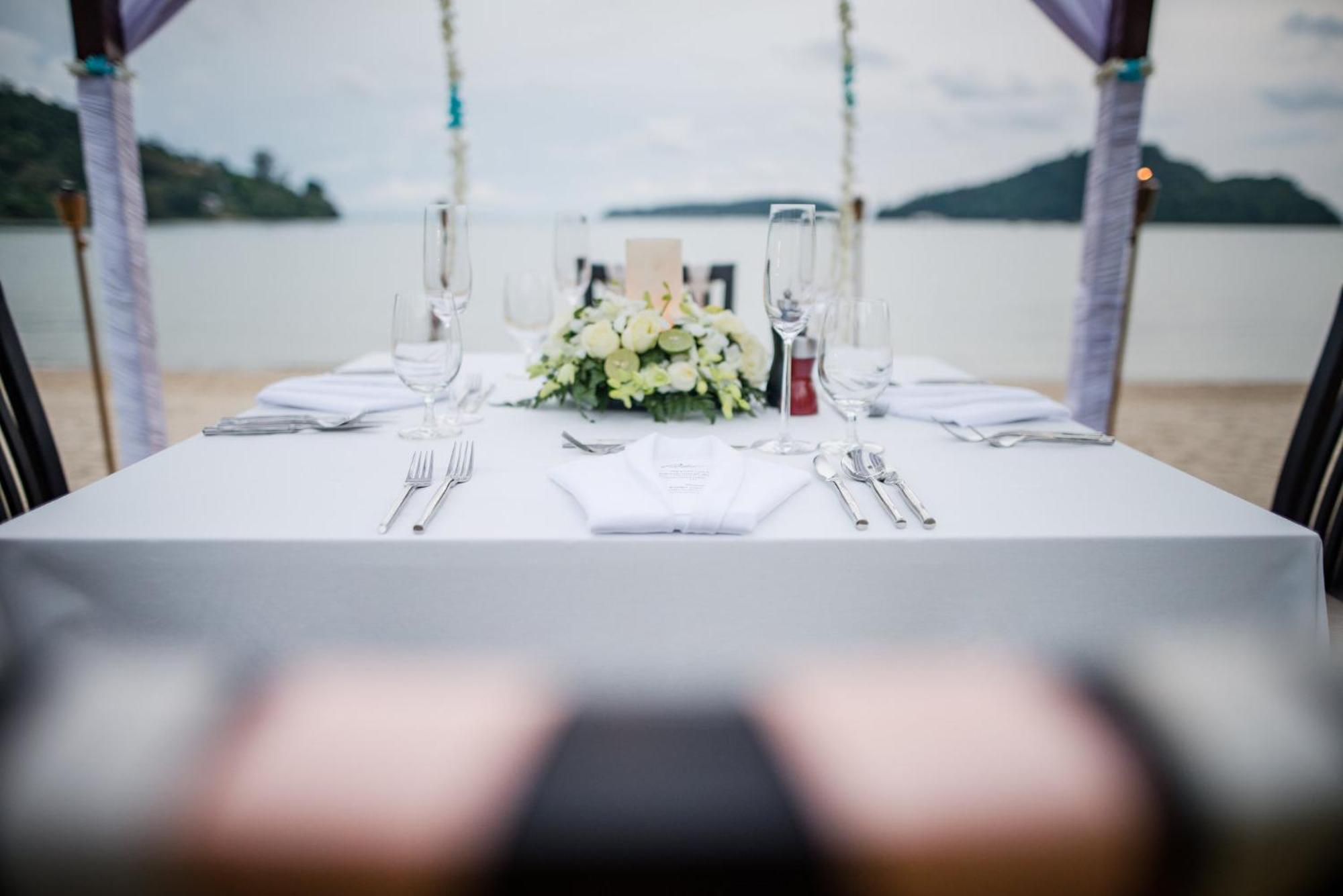 Phuket Panwa Beachfront Resort Exterior foto